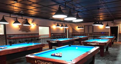 Grand View Inn & Suites