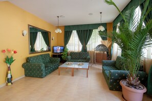 Living area - Alegro Hotel (Veliko Tarnovo)