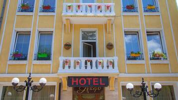 Mặt tiền nơi lưu trú