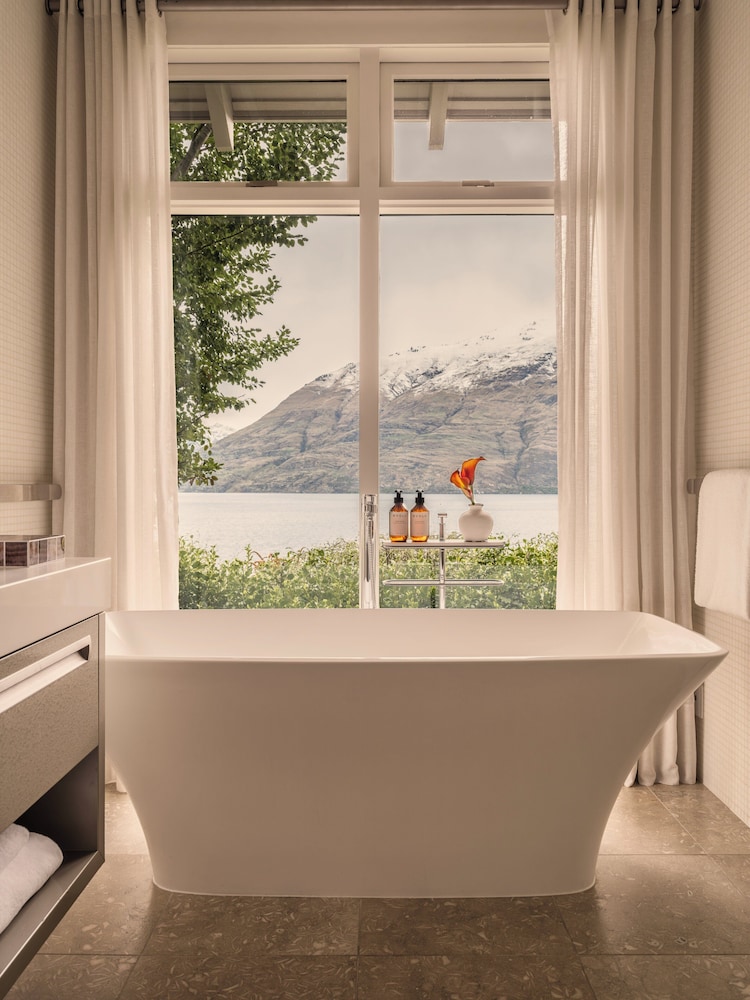 Rosewood Matakauri by null