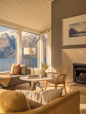 Egyptian cotton sheets, premium bedding, down comforters, minibar