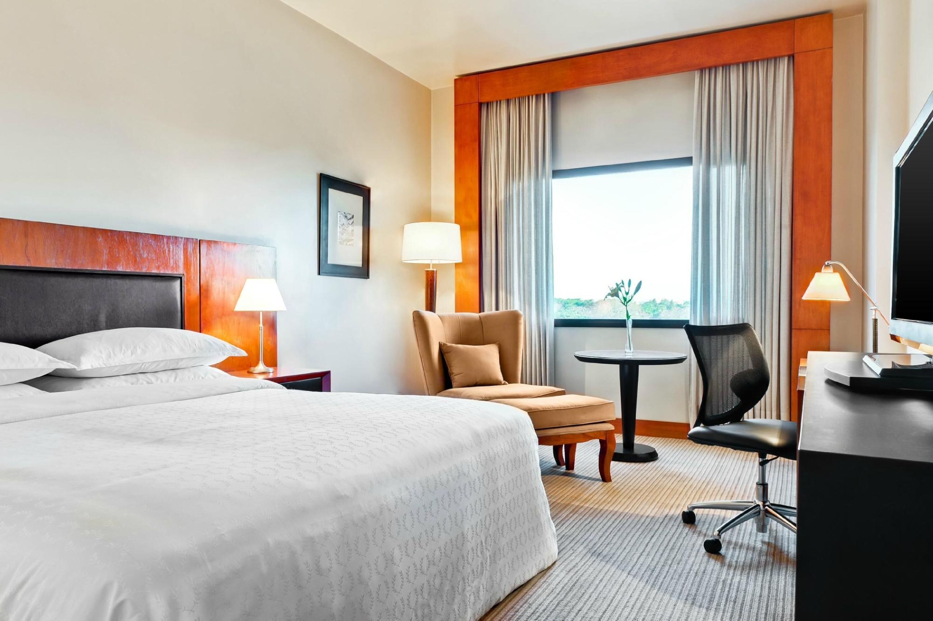 Minibar, in-room safe, desk, laptop workspace