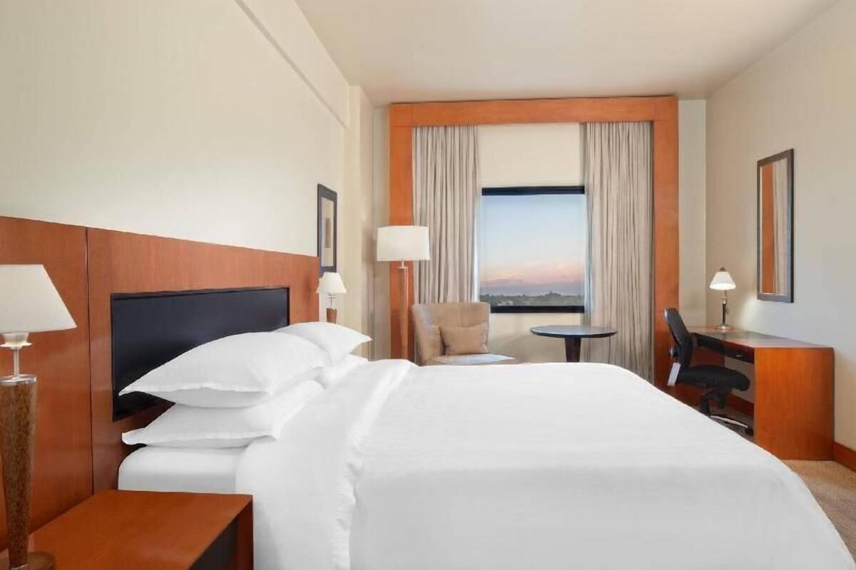 Minibar, in-room safe, desk, laptop workspace