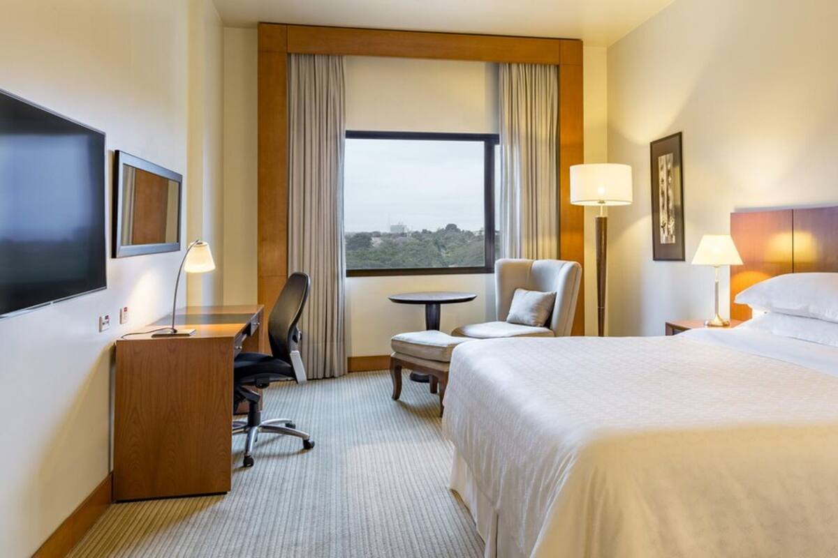 Minibar, in-room safe, desk, laptop workspace