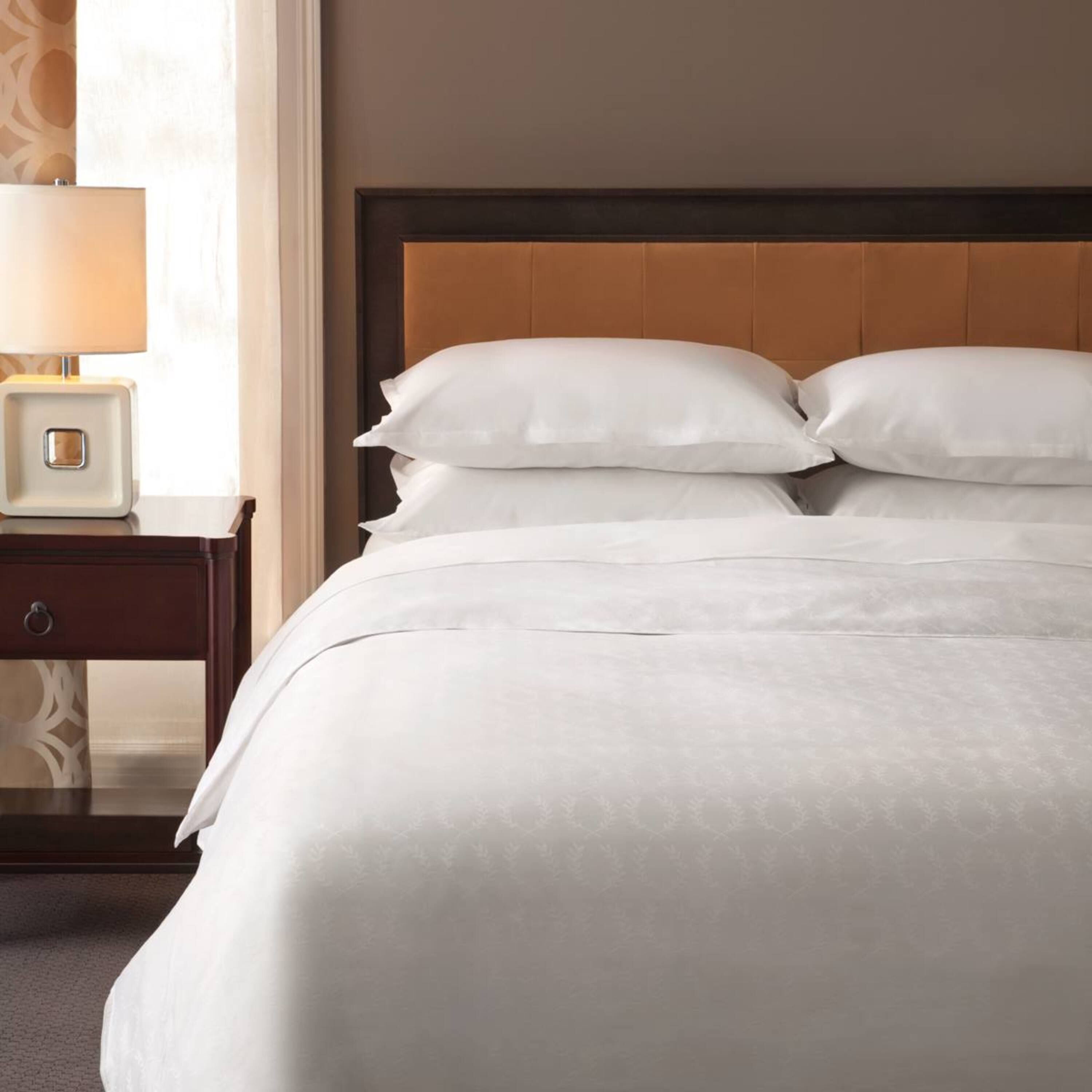 minibar, in-room safe, desk, laptop workspace