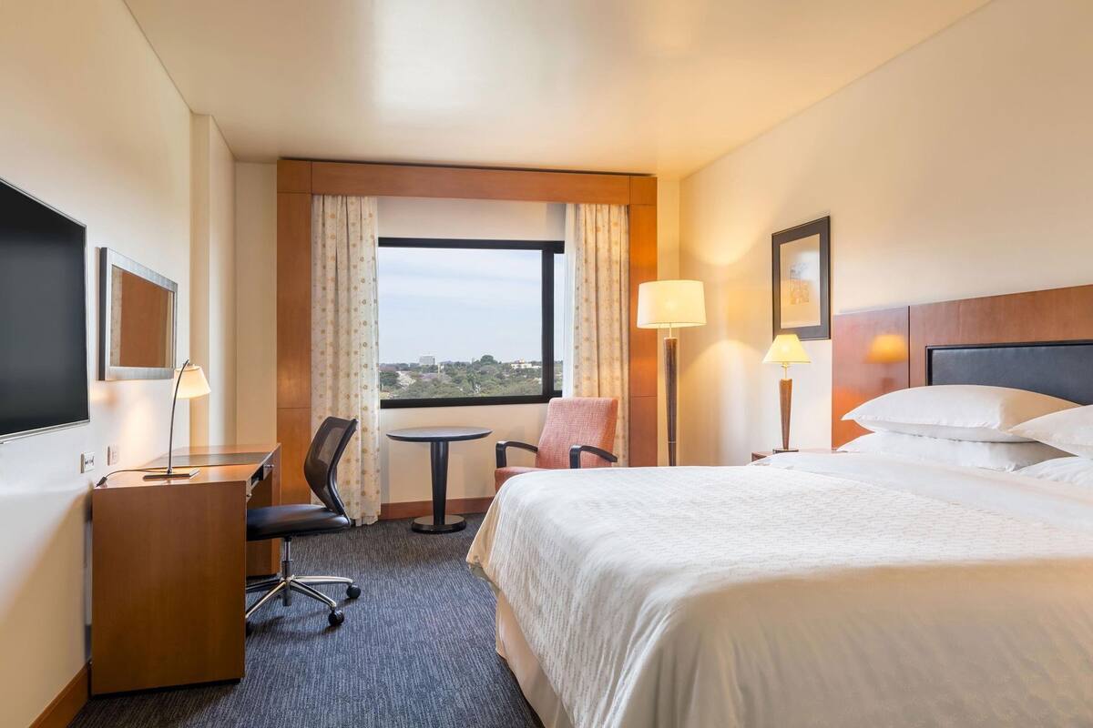 Minibar, in-room safe, desk, laptop workspace