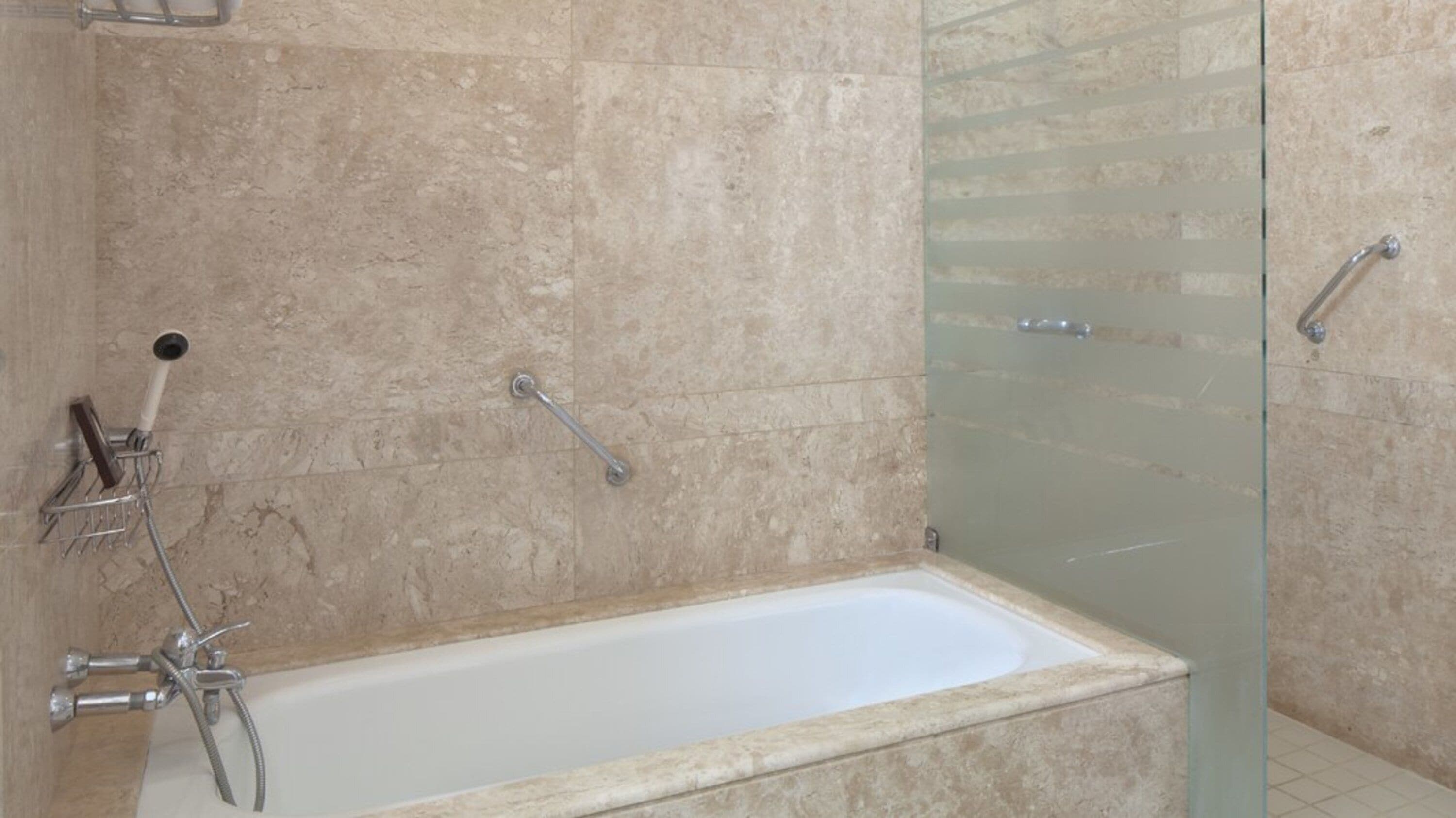 shower, rainfall showerhead, free toiletries, hair dryer