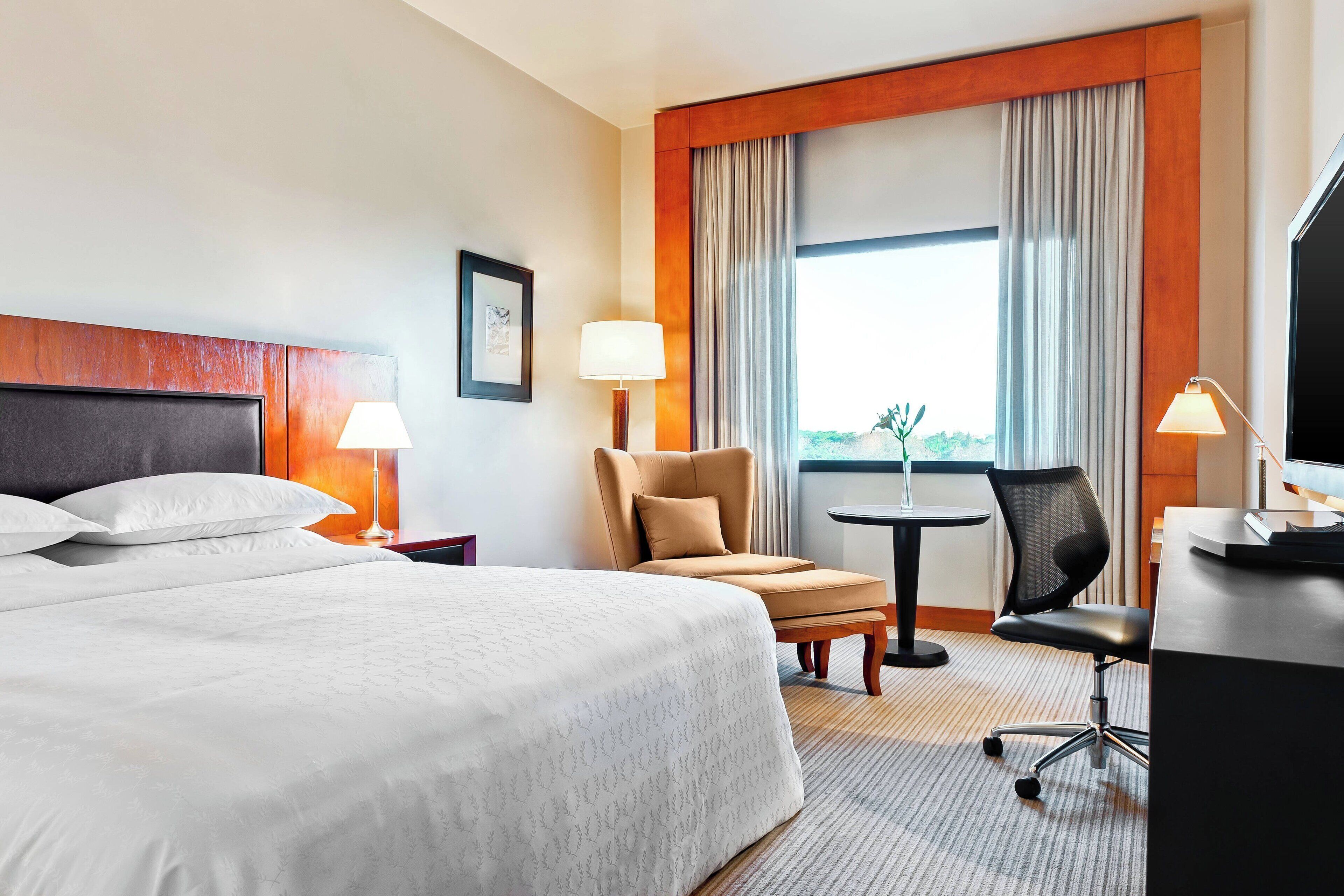 minibar, in-room safe, desk, laptop workspace