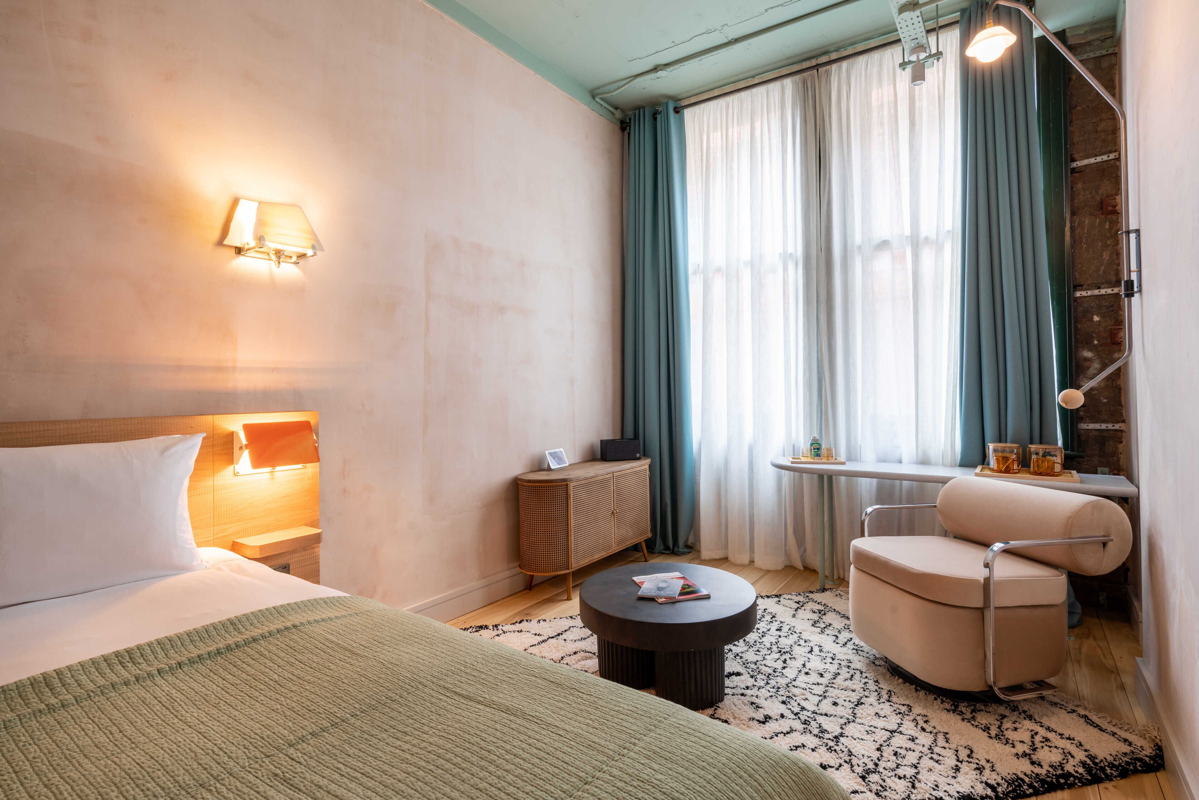 1 bedroom, premium bedding, in-room safe, desk