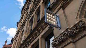 المنشأة من الخارج