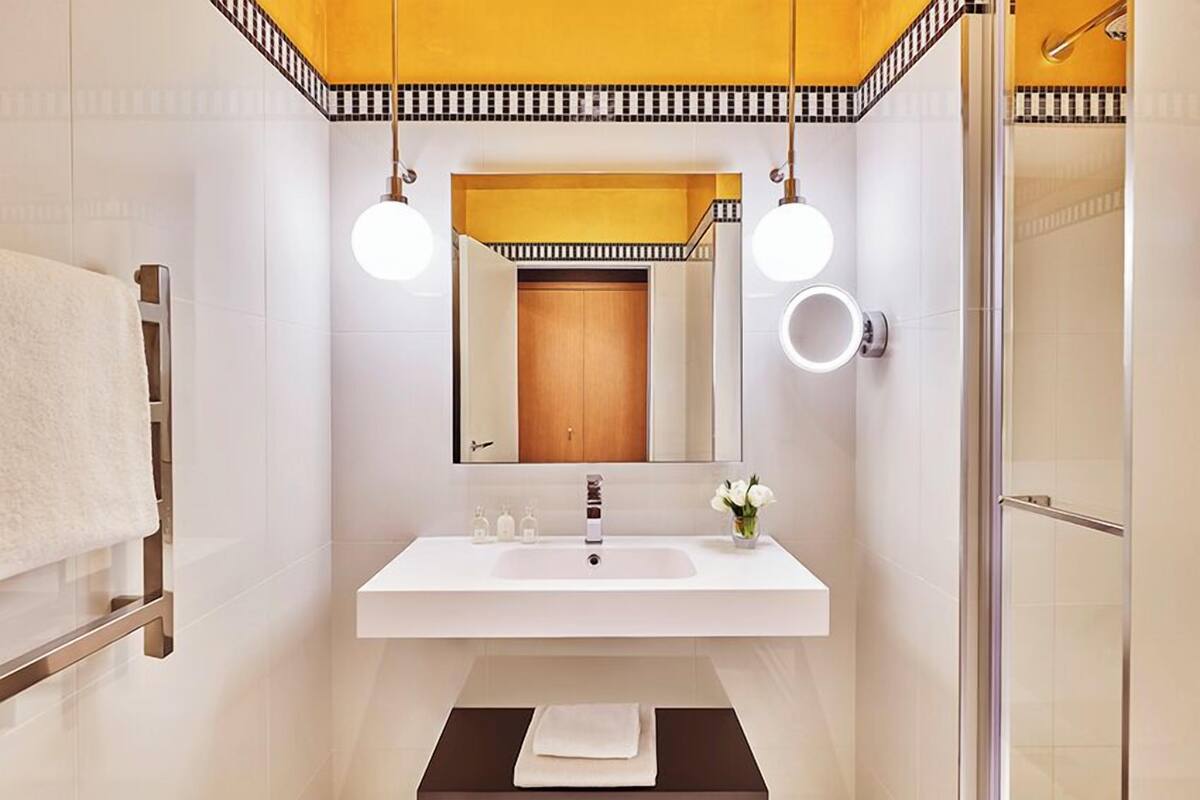 superior double room | bathroom | free toiletries, hair dryer, bathrobes, slippers