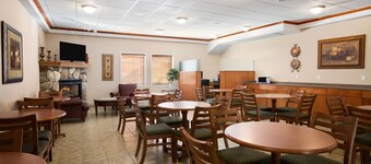 Ramada by Wyndham Clairmont/Grande Prairie