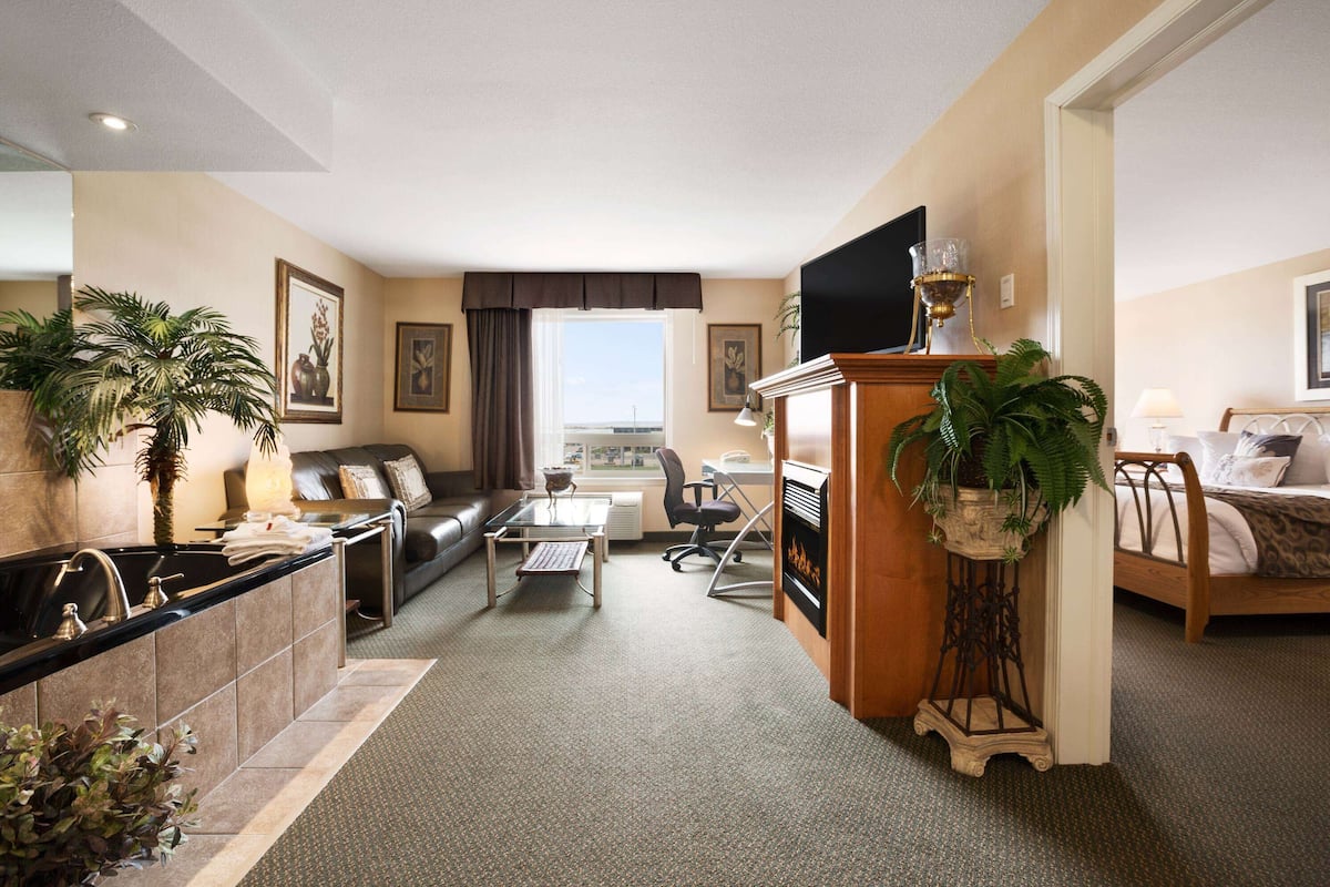 Suite, 1 King-Bett, Nichtraucher, Whirlpool (One-Bedroom) | Whirlwanne