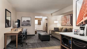 Standard Suite, 1 King Bed with Sofa bed | Premium bedding, pillowtop beds, desk, blackout drapes