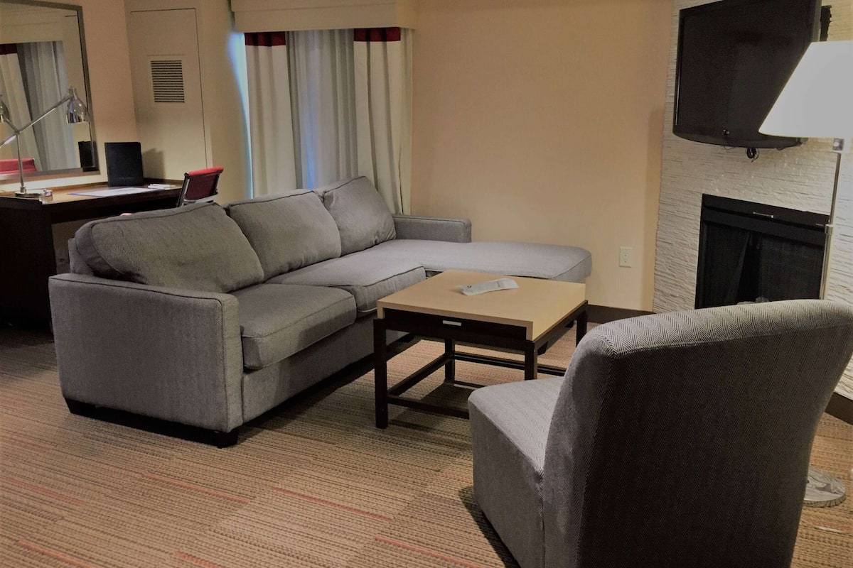 Premium bedding, down duvets, pillow-top beds, in-room safe