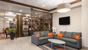 Lobby - Waterloo Suites Hotel, Trademark Collection by Wyndham (Waterloo)