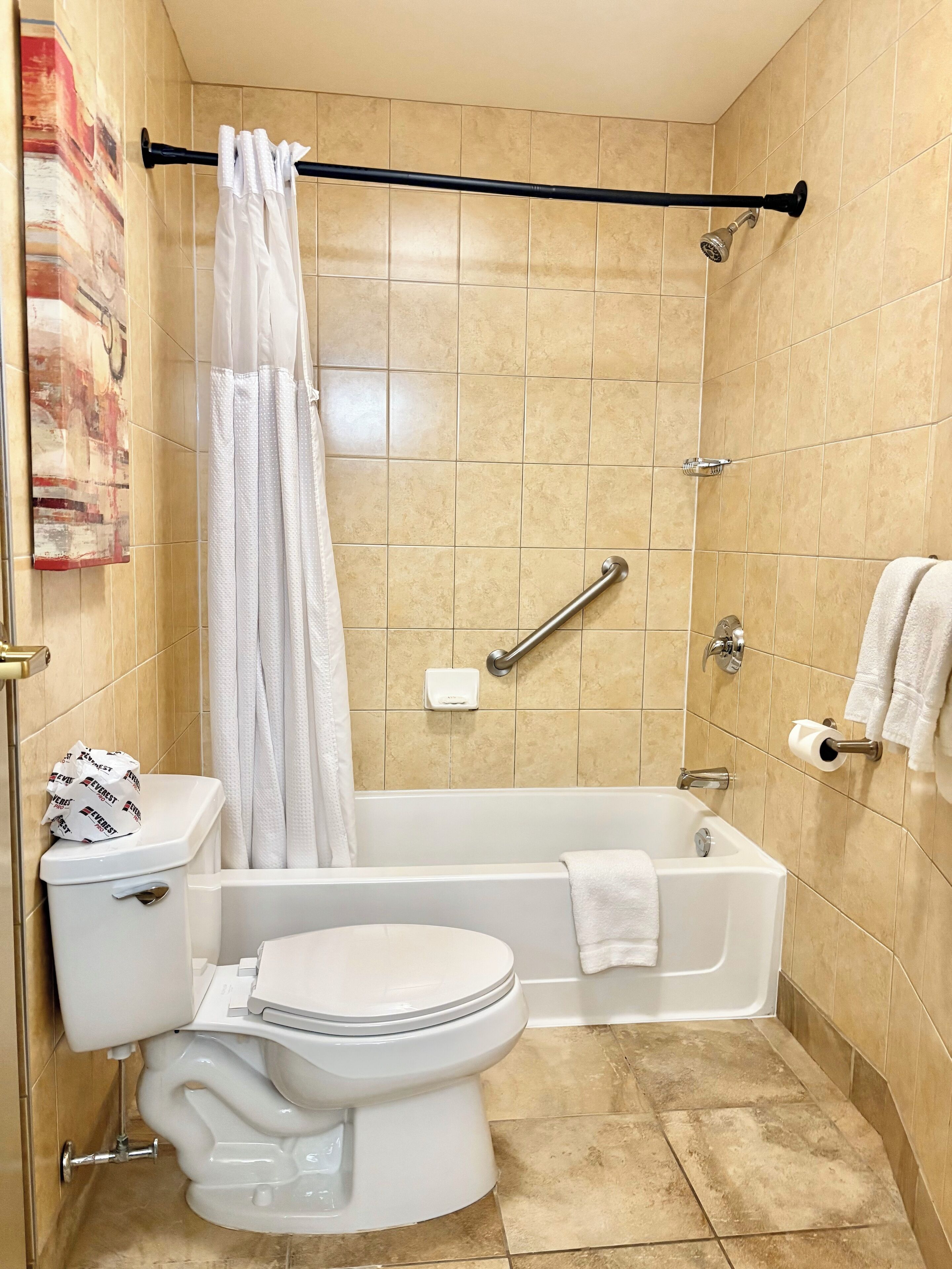 deluxe room, multiple beds, non smoking | bathroom | separate bathtub and shower, jetted bath, free toiletries, hair dryer