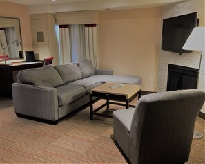 Apartment, 1 King Bed with Sofa bed, Non Smoking (Suite) | Living area | 42-inch LCD TV with cable channels, TV