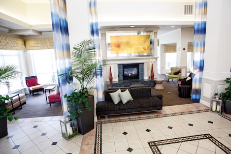 Sitzecke in der Lobby. Hilton Garden Inn Gettysburg