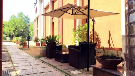 Terrace/patio. Hotel Maxim