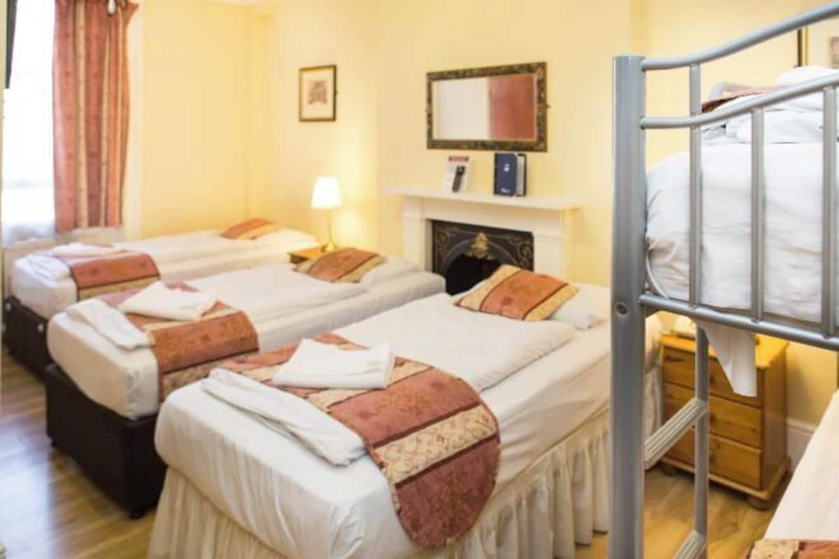 In-room safe, free WiFi, bed sheets