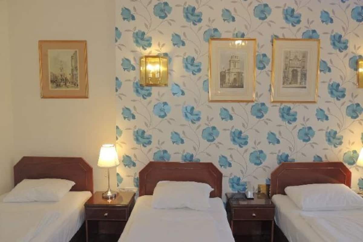In-room safe, free WiFi, bed sheets