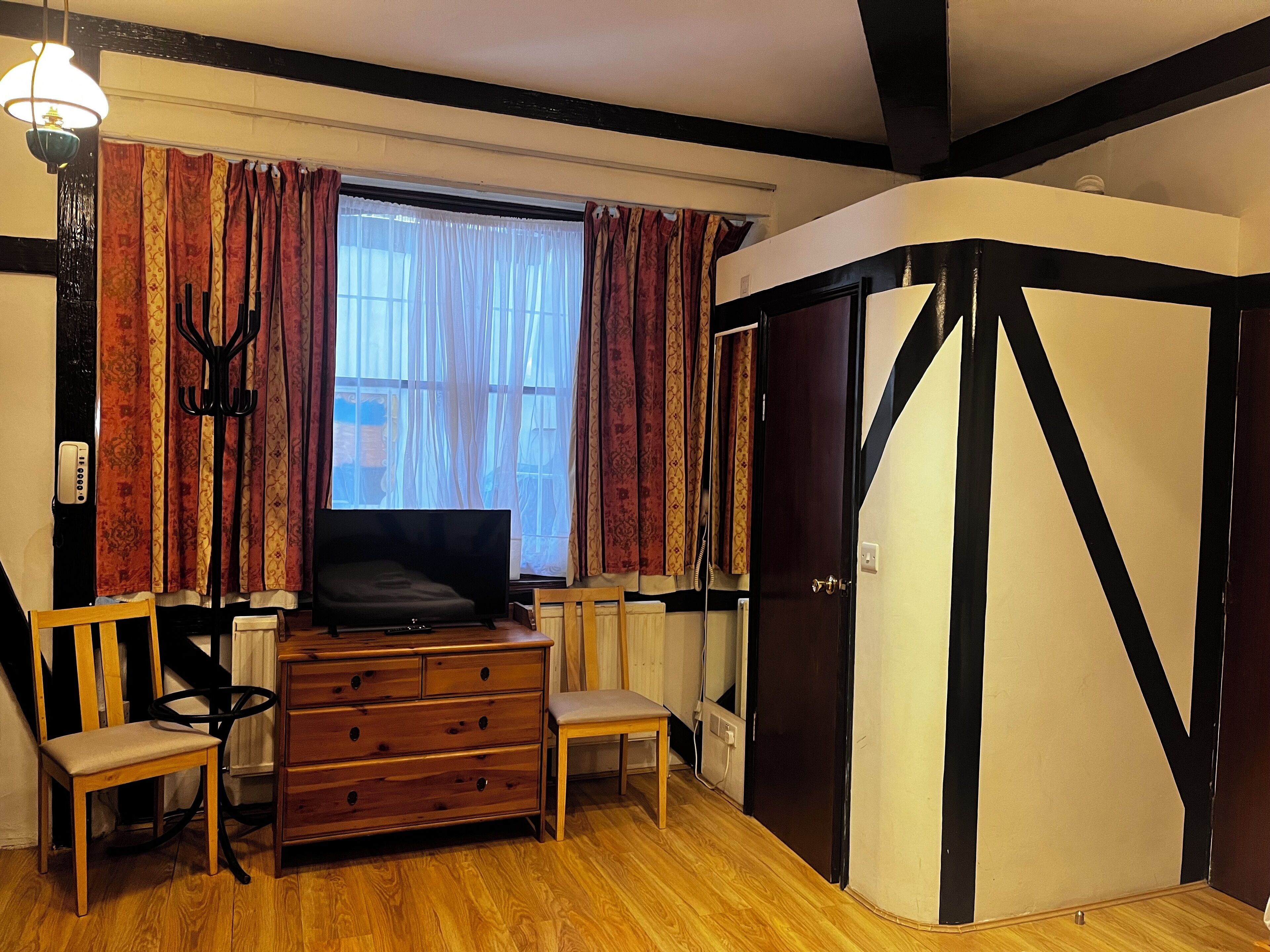 Photo - Dolphin Hotel