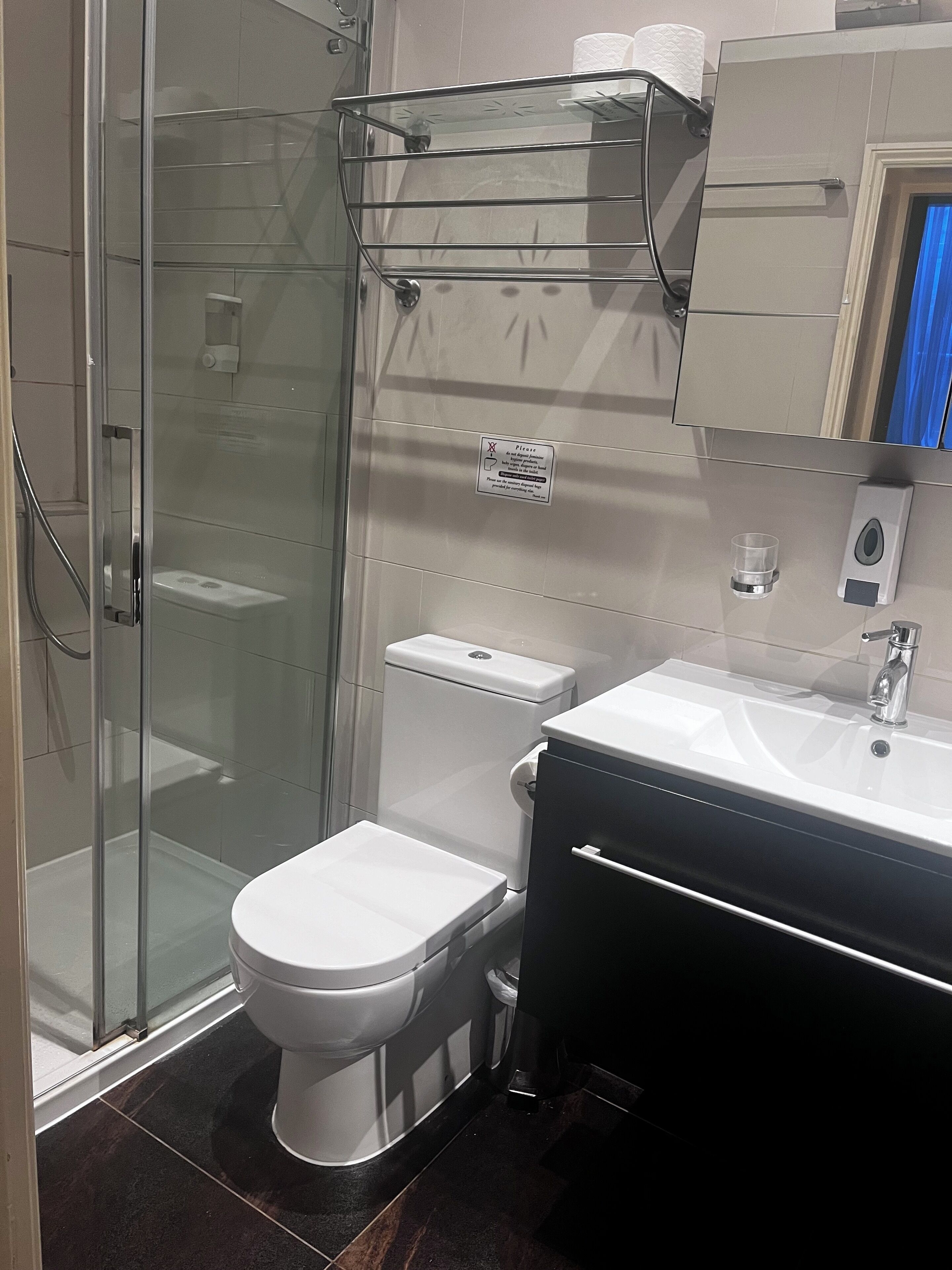 Photo - Dolphin Hotel