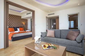 Presidential Suite, Hot Tub, Sea View | In-room safe, desk, soundproofing, free WiFi - Pegasos (Rhodes)