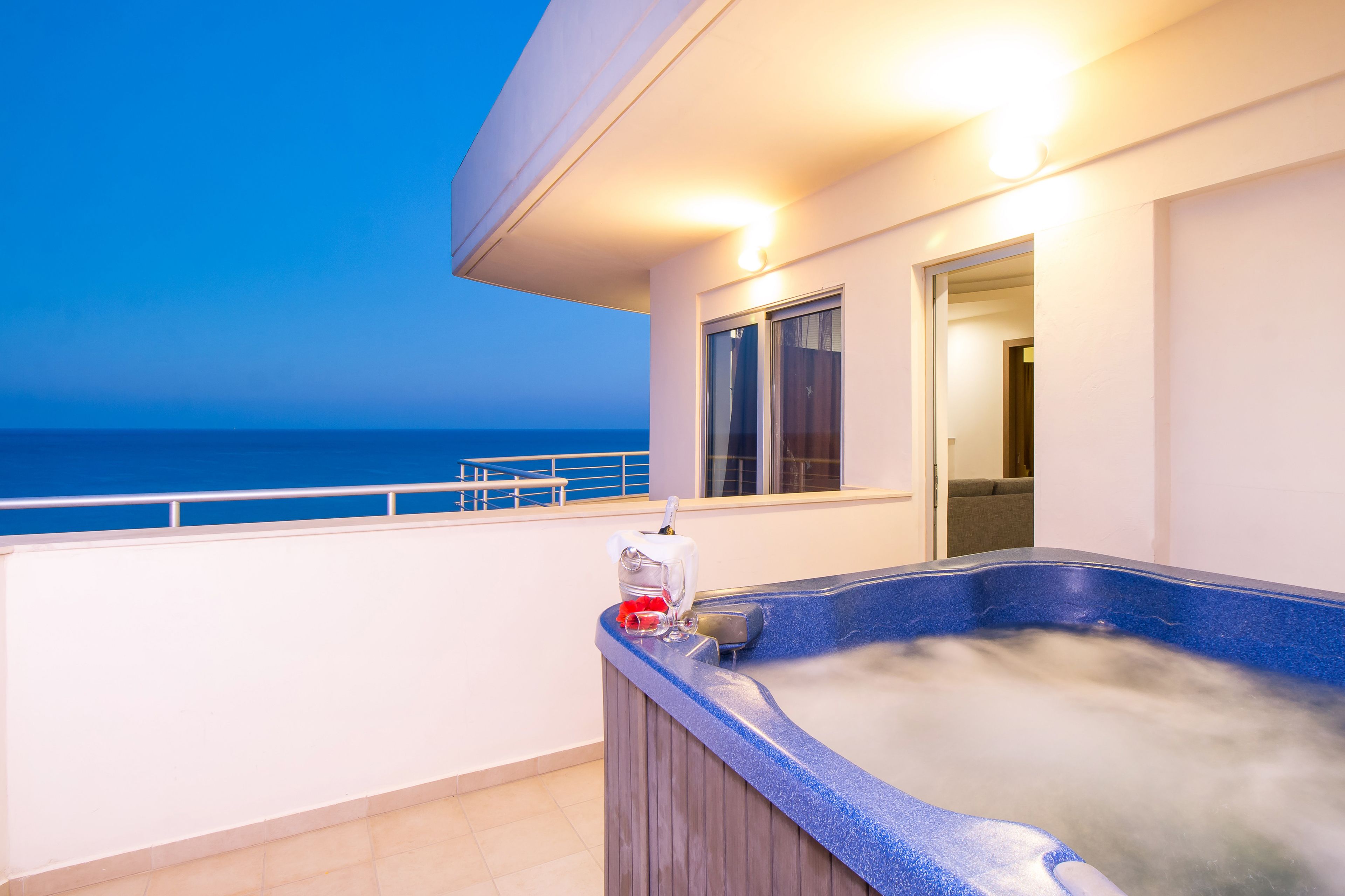 presidential suite, hot tub, sea view | beach/ocean view