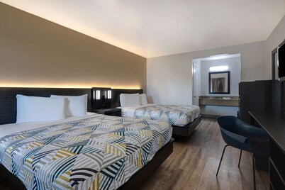 Motel 6 Buttonwillow, CA Central