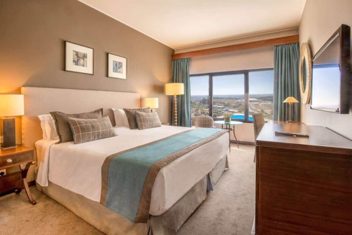 Superior Room, 1 Queen Bed (Panoramic View) | Minibar, in-room safe, desk, laptop workspace