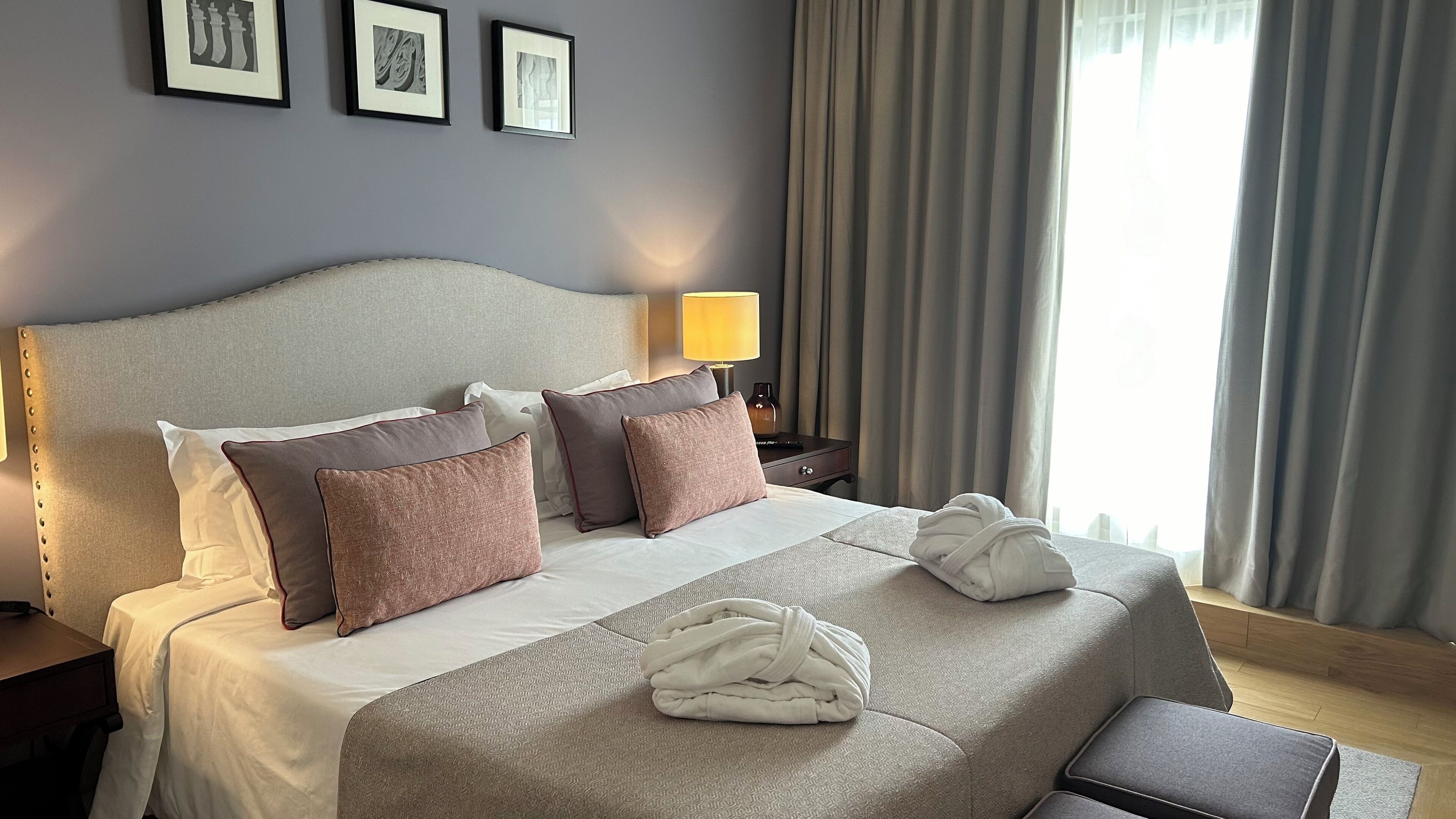 Premium Suite, 1 Queen Bed | Minibar, in-room safe, desk, laptop workspace