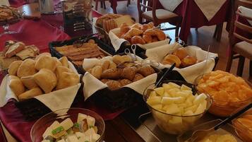 Desayuno buffet todos los días (con cargo)