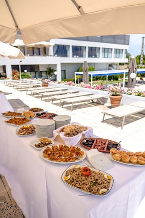 منطقة خارجية لإقامة حفلات الزفاف