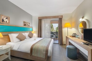 Minibar, in-room safe, desk, bed sheets