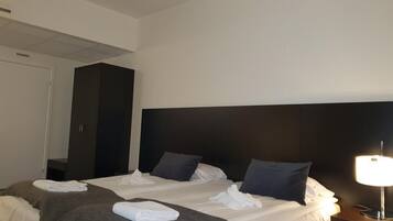 En 32-tommers Flatskjerm-TV med Parabol-TV samt TV