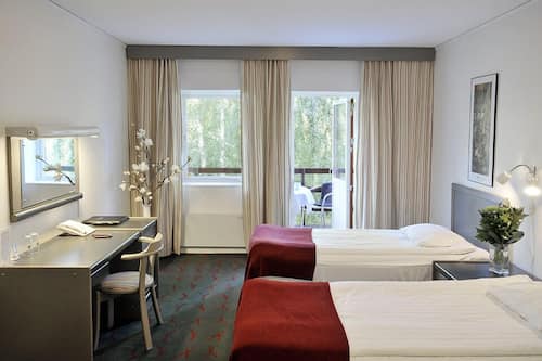 Surmatelas, coffres-forts dans les chambres, ameublement personnalisé