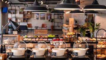 Daily buffet breakfast for a fee