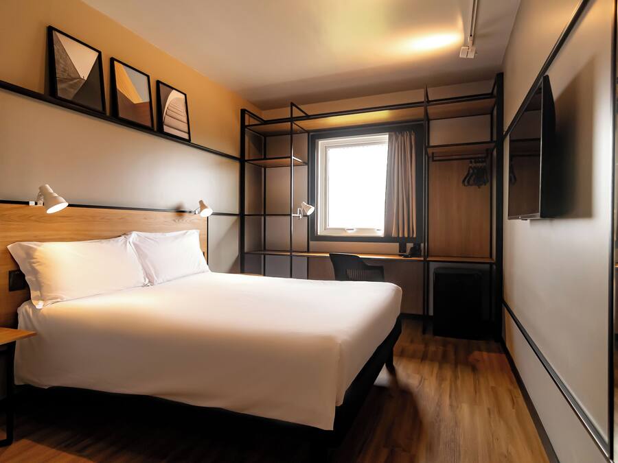 Minibar, in-room safe, desk, soundproofing