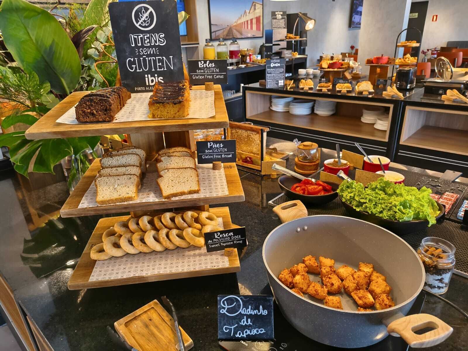 Desayuno buffet todos los días (con cargo) 
