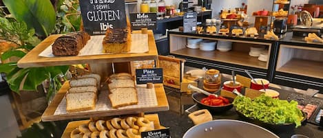Daily buffet breakfast for a fee