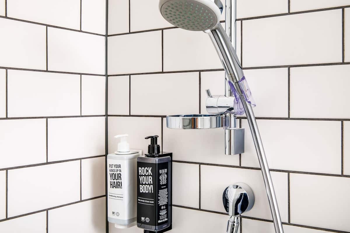 room, 2 single beds | minibar, in-room safe, desk, free wifi