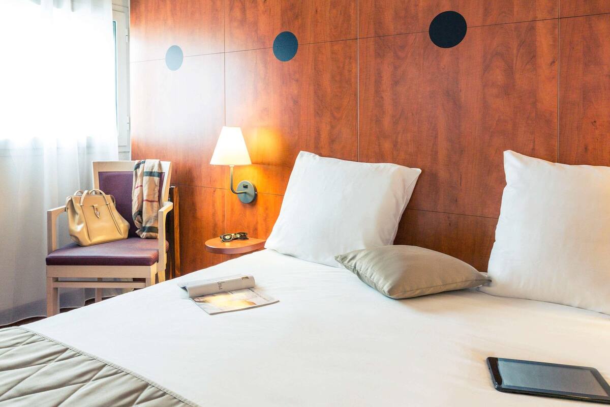 Classic-Zimmer, 1 Doppelbett | Hochwertige Bettwaren, Minibar, Zimmersafe, Schreibtisch
