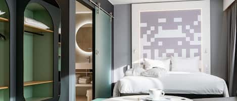 Premium bedding, soundproofing, iron/ironing board, free WiFi
