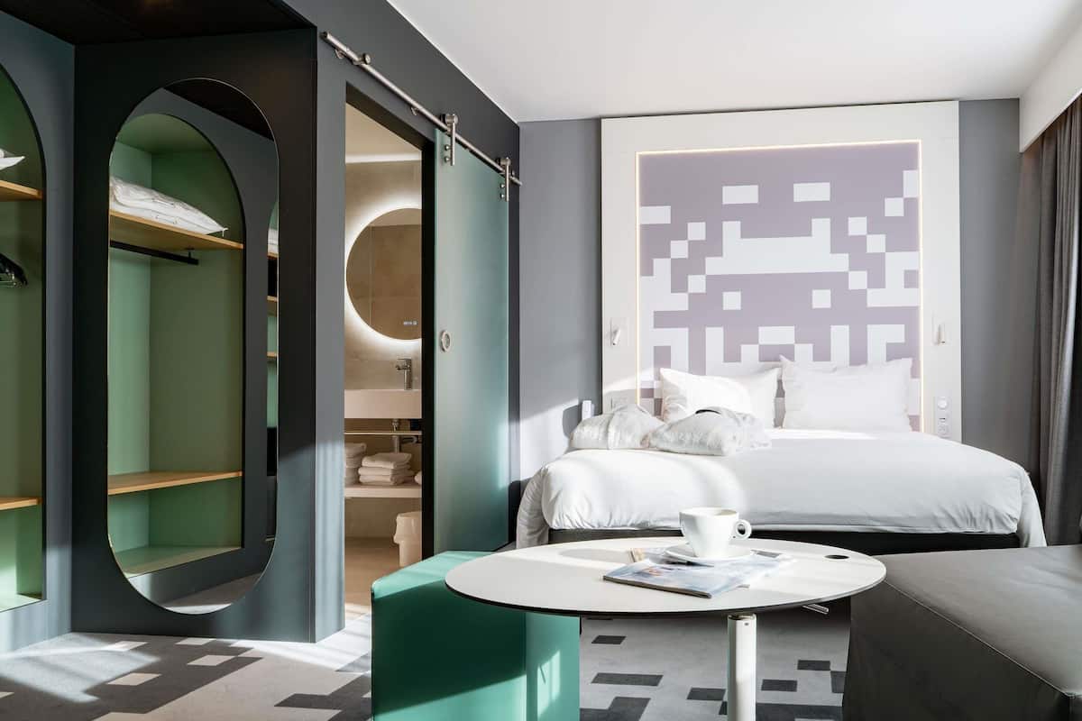 Ropa de cama de alta calidad y minibar