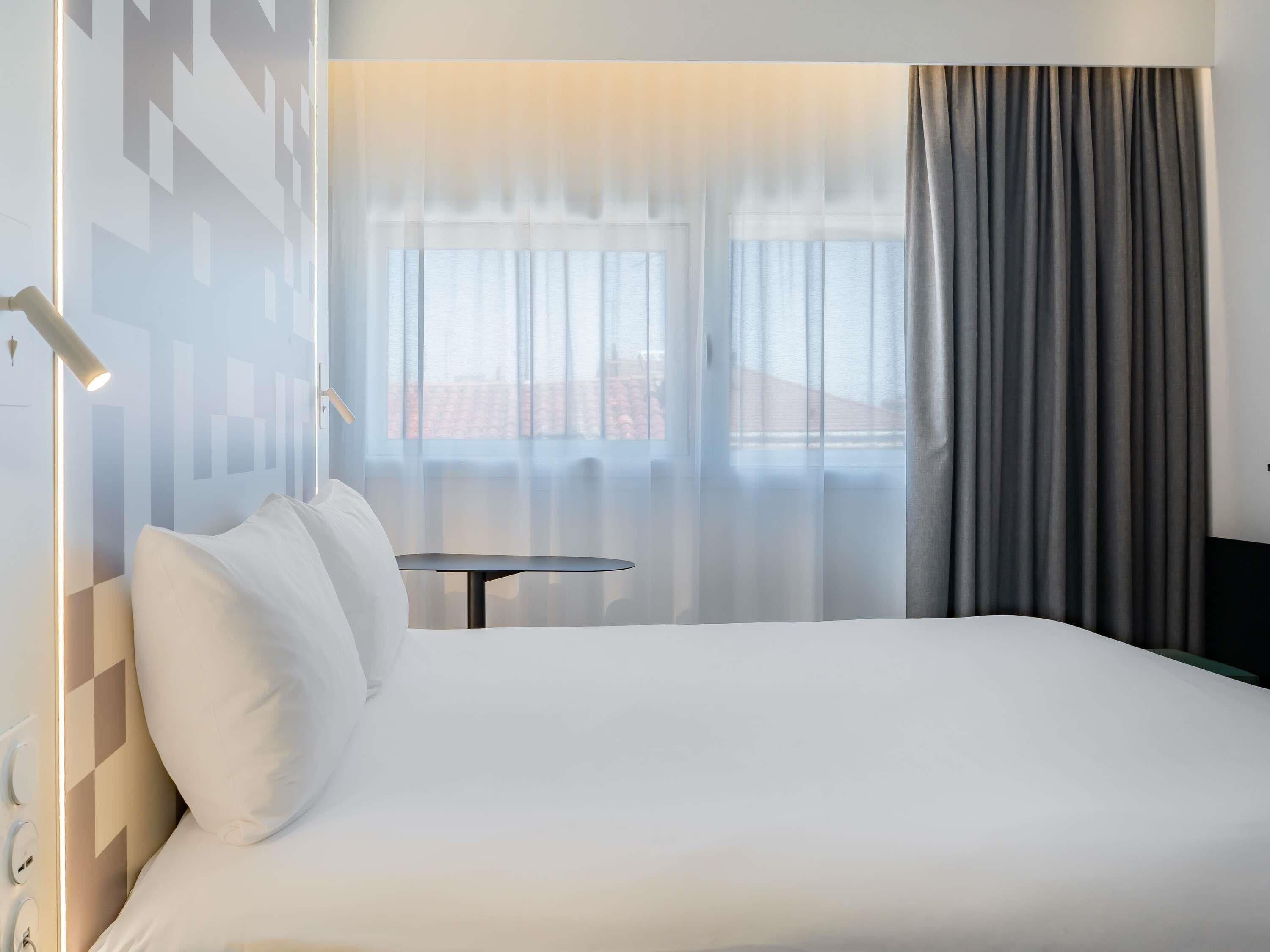 Classic Room, 1 Double Bed | Premium bedding, soundproofing, iron/ironing board, free WiFi