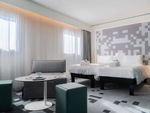 Premium bedding, soundproofing, iron/ironing board, free WiFi