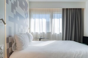 クラシック ルーム ダブルベッド 1 台 | シティ ビュー