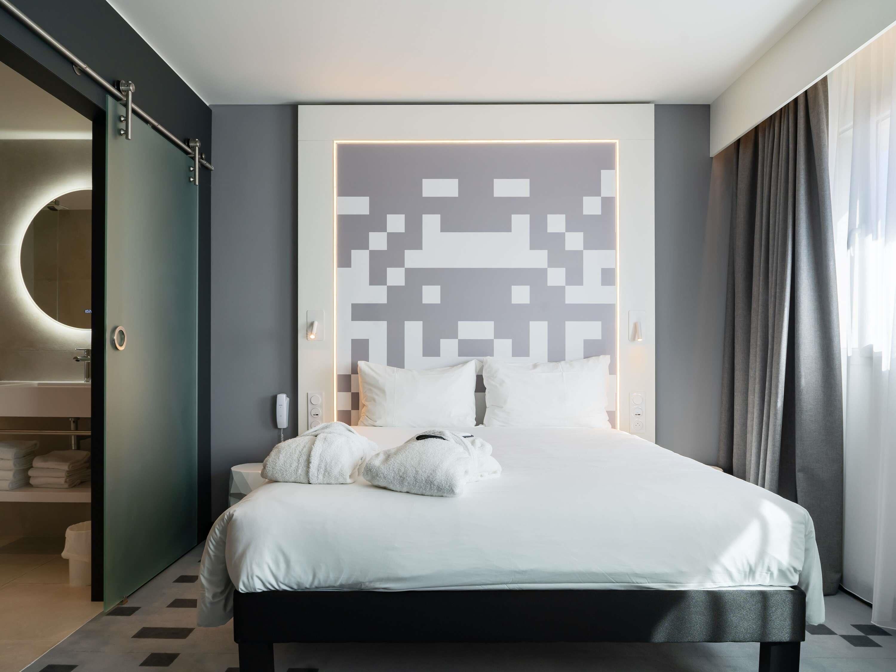 Standard Room, Multiple Beds | Premium bedding, soundproofing, iron/ironing board, free WiFi